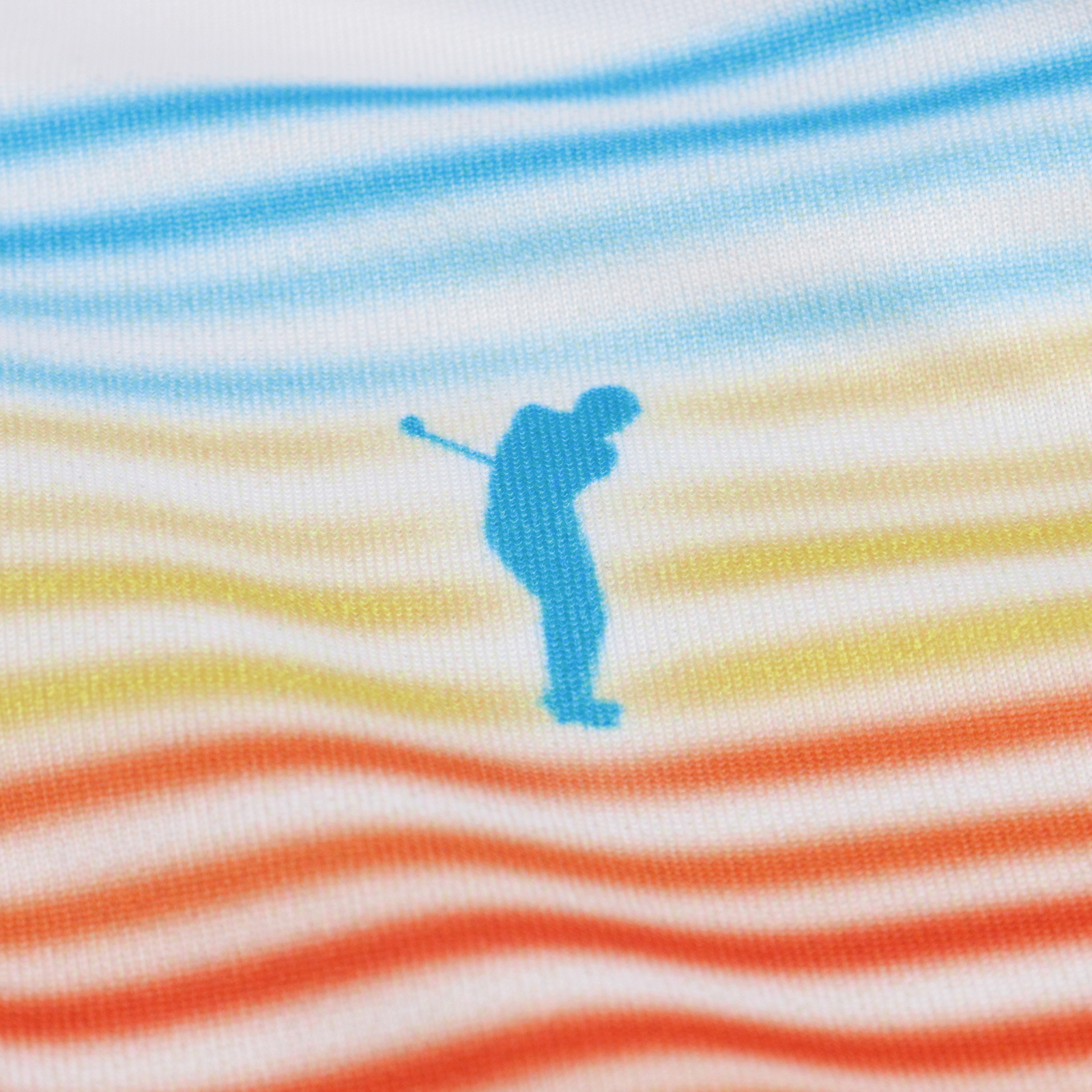 Polo de golf elástico con un moderno diseño a rayas para hombre