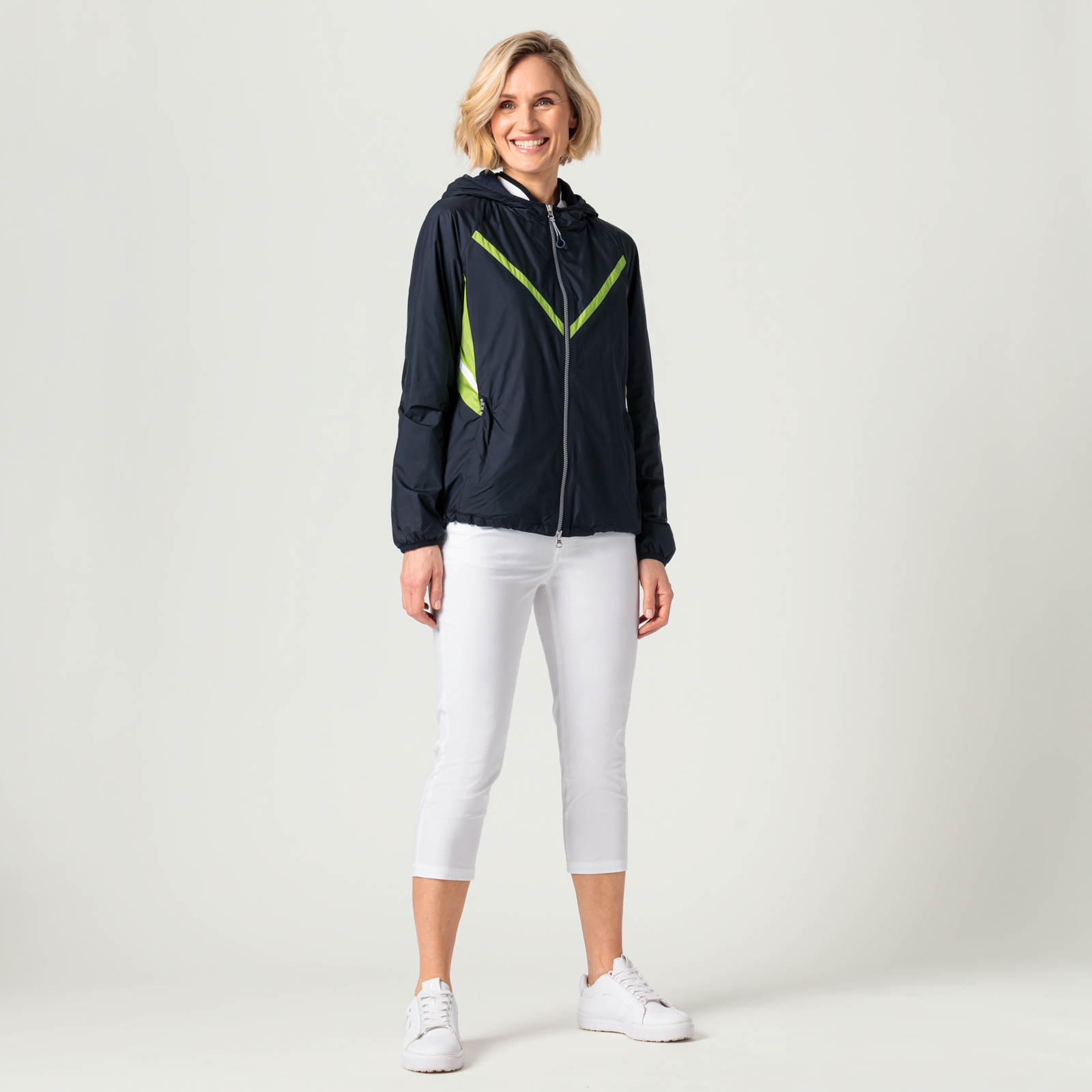 Wind- und Wasserabweisende Damen Golf Jacke aus Mikrofaser