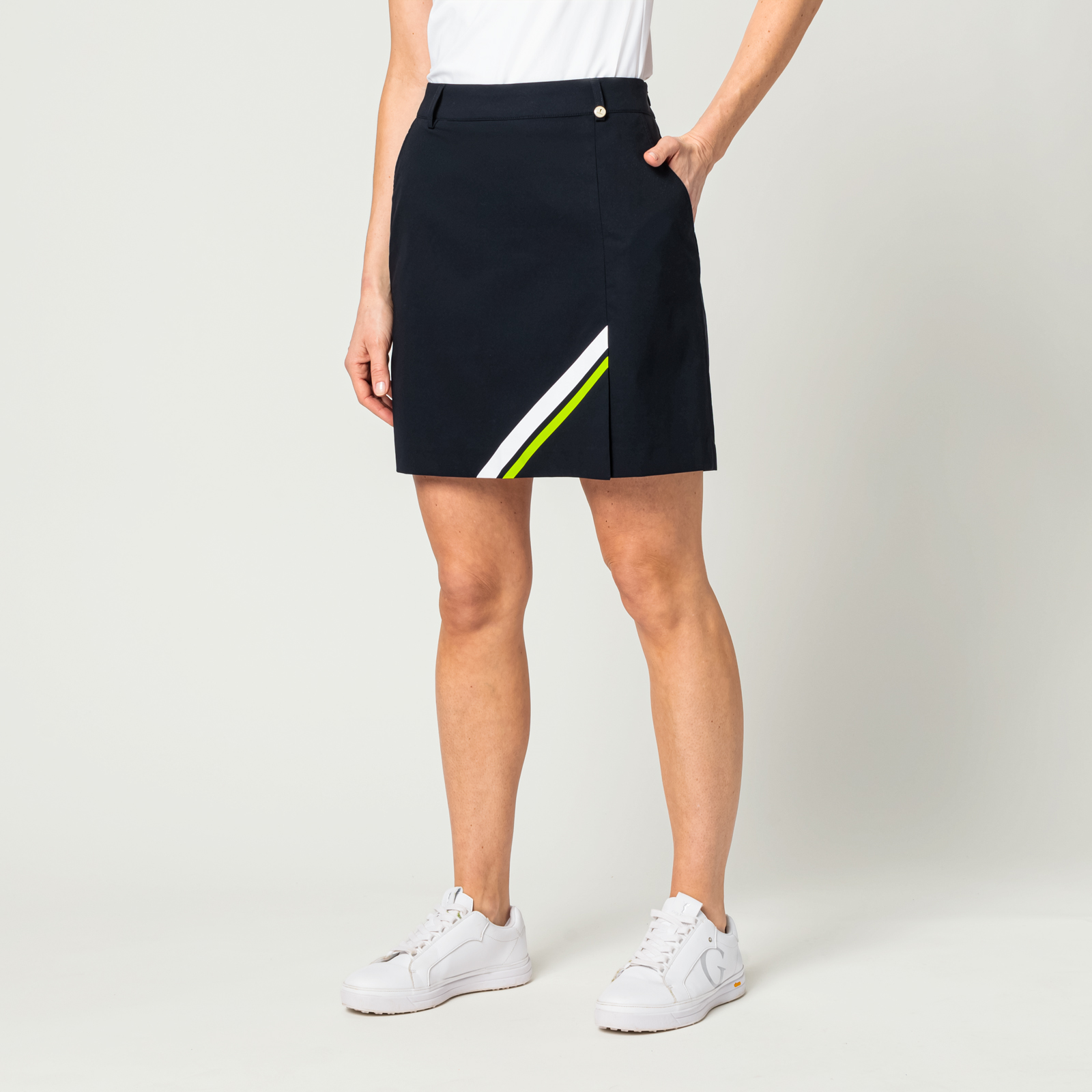 Ladies' stretch golf skort with sun protection 