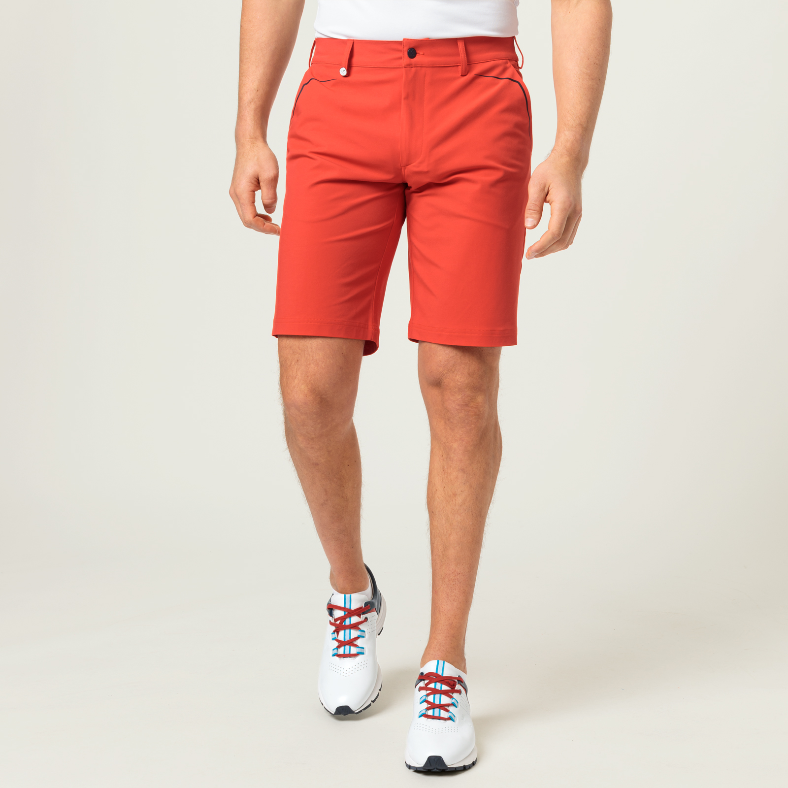 Men's versatile extra slim fit Bermuda-style golf shorts 