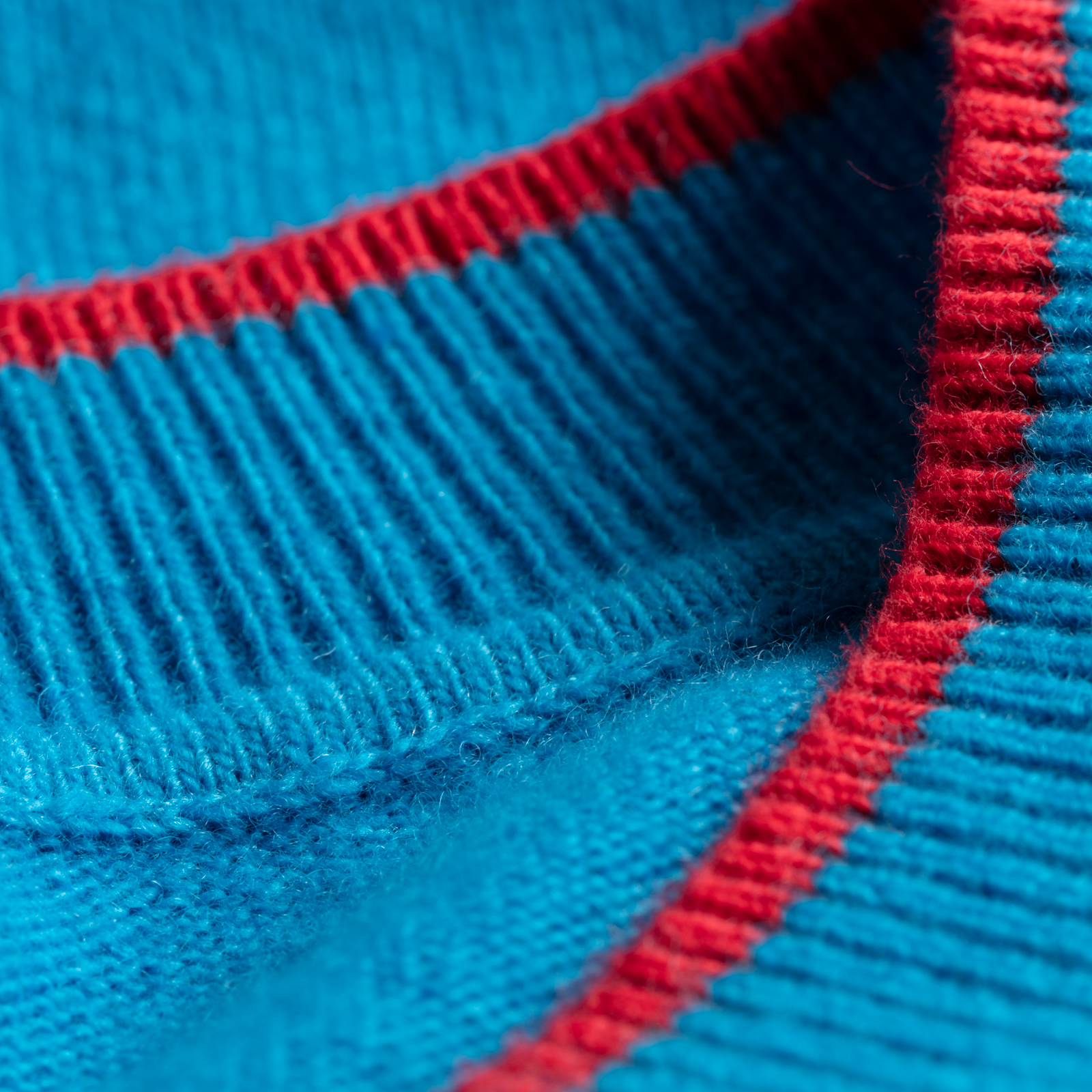 Pull-over tricoté pour femmes avec composition attrayante